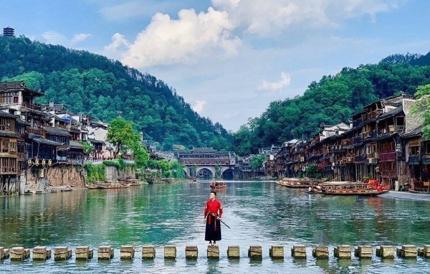 DU LỊCH PHƯỢNG HOÀNG CỔ TRẤN -ÂN THI – TRƯƠNG GIA GIỚI- THIÊN MÔN SƠN | 6N5Đ | KHỞI HÀNH TỪ TP.HCM